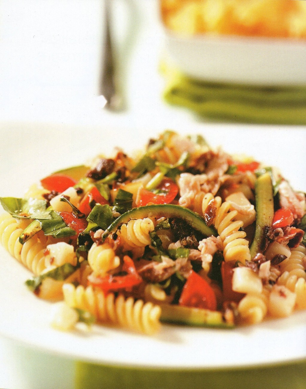Fusilli καλοκαιρινά με τόνο και λαχανικά