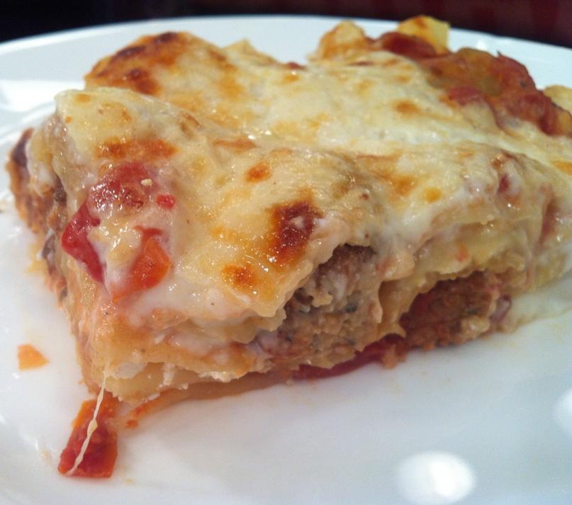 Lasagne στο φούρνο με τα «κεφτεδάκια της θείας»